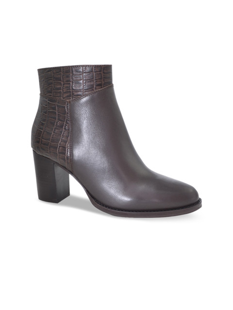 

Saint G Women Brown Textured Leather Heeled Boots