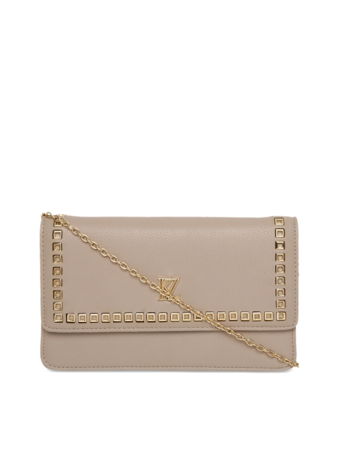 

Kazo Beige Solid Clutch