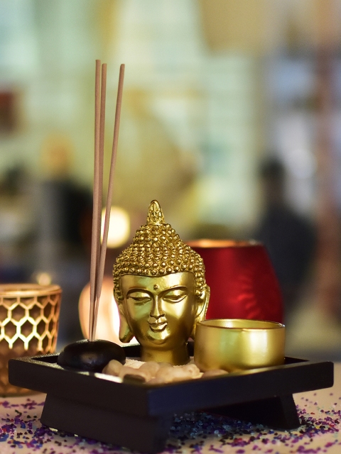 

Archies Gold-Toned Lord Buddha Showpiece