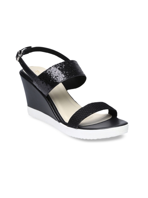 

Monrow Women Black Solid Sandals