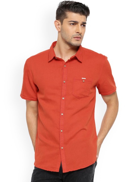 

SHOWOFF Men Red Slim Fit Solid Casual Shirt