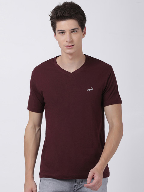 

Crocodile Men Maroon Solid V-Neck T-shirt