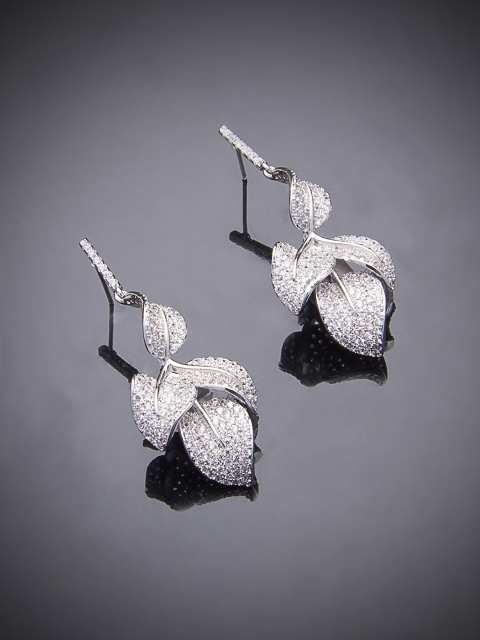 

shaze Silver-Toned Rhodium-Plated Antique Leaf Shaped Drop Earrings