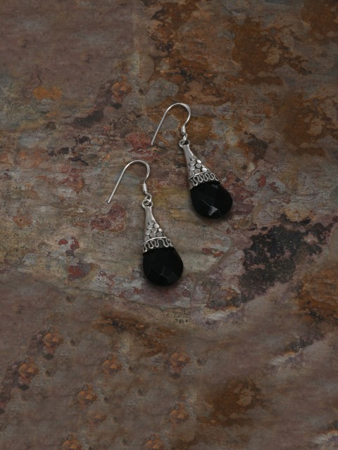 

Silverholic Women Black Teardrop Shaped Drop Silver Earrings