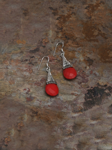 

Silverholic Women Red Teardrop Shaped Drop Silver Earrings