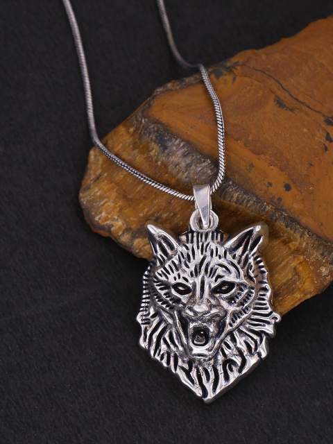 

Dare by Voylla Men Oxidised Silver-Plated Wolf-Shaped Pendant With Chain