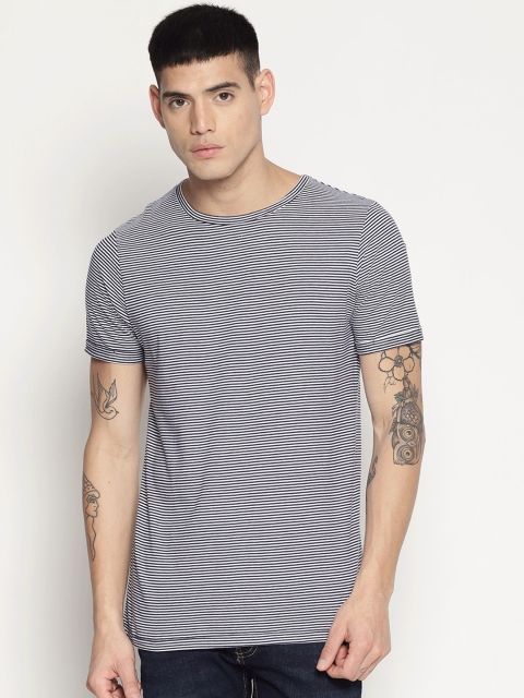 

IMPACKT Men Blue Striped Round Neck T-shirt