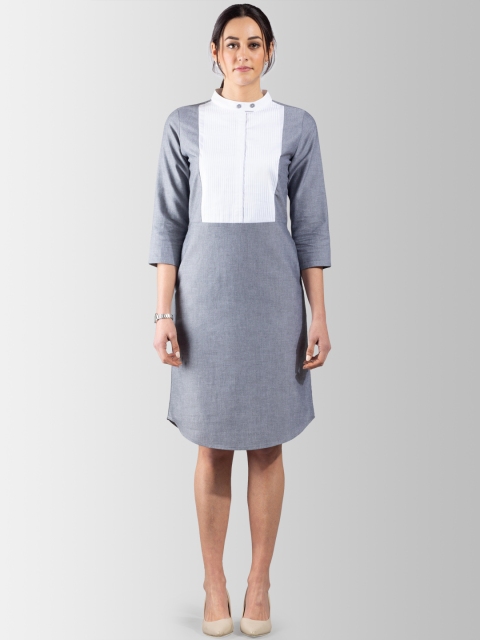 

FableStreet Women Blue Colourblocked Sheath Dress
