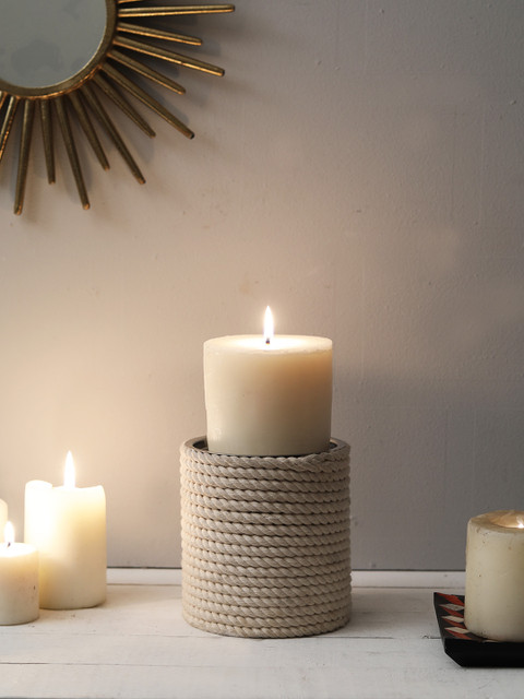 

HOME DECOR INDIA Cream-Coloured & Silver-Toned Candle Holder