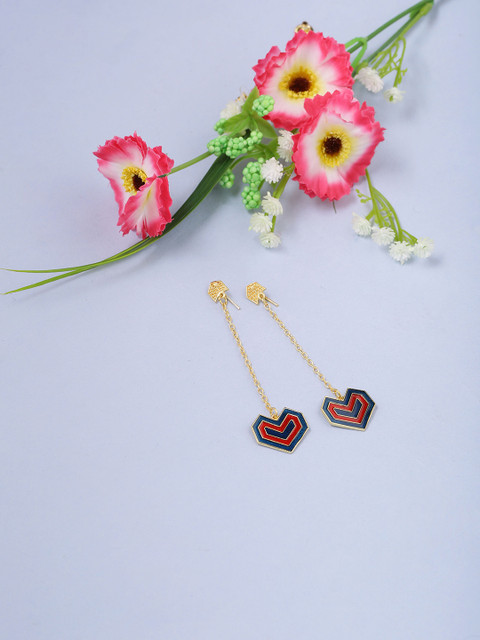 

Studio Voylla Gold-Toned & Red Handcrafted Heart Shaped Drop Earrings