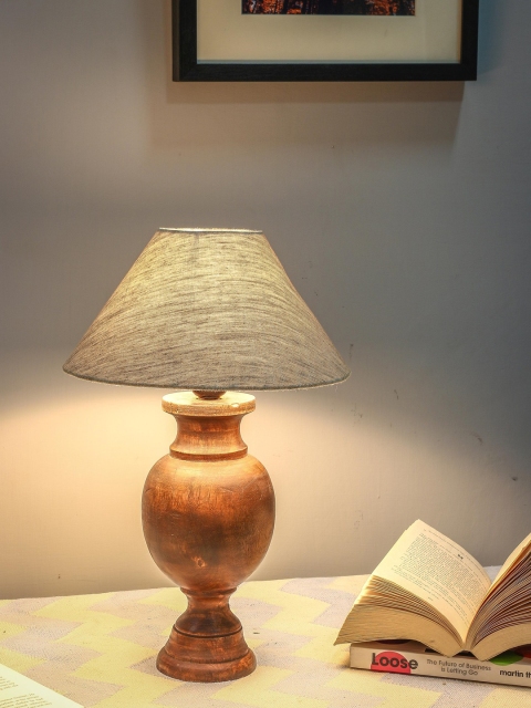 

Grated Ginger Brown & Beige Solid Handcrafted Table Lamp
