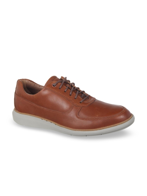 

Clarks Men Brown Oxfords