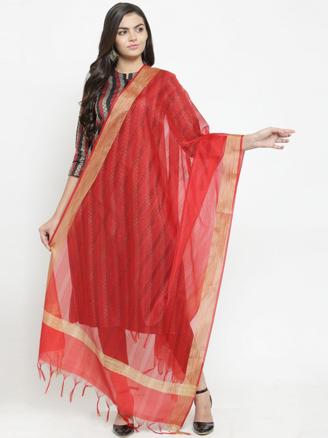 

Kiaasa Red Solid Dupatta