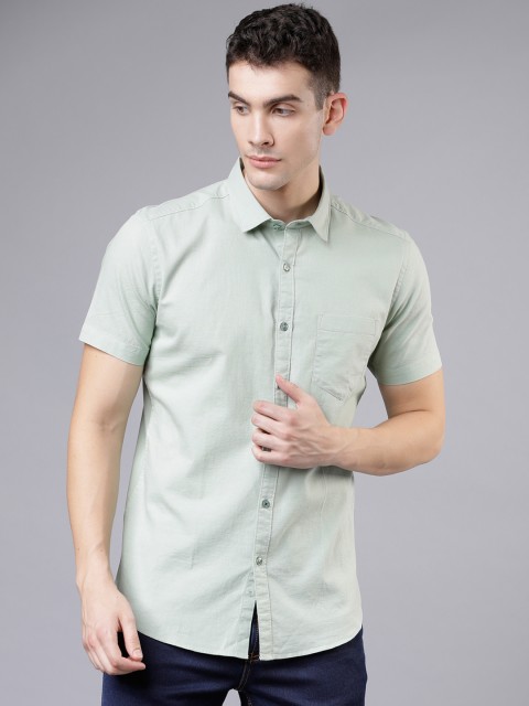 

Black coffee Men Green Slim Fit Solid Casual Shirt