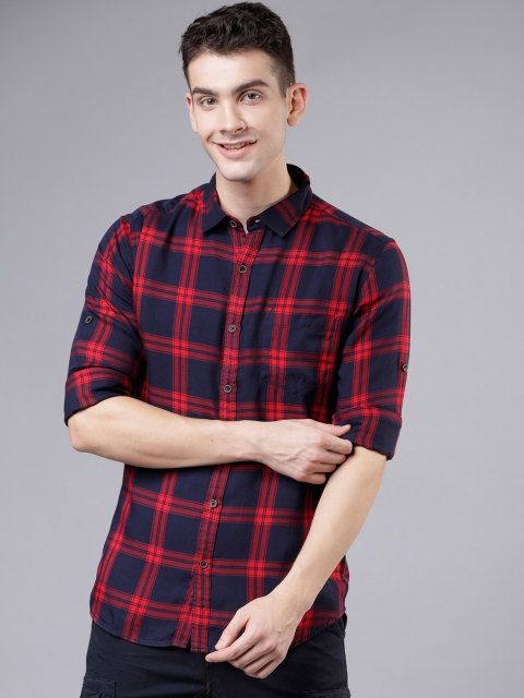 

LOCOMOTIVE Men Navy Blue & Red Slim Fit Checked Casual Shirt