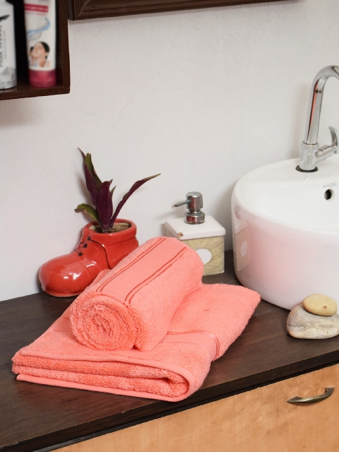 

Avira Home Set of 2 Coral-Coloured Solid 600 GSM Cotton Hand Towels