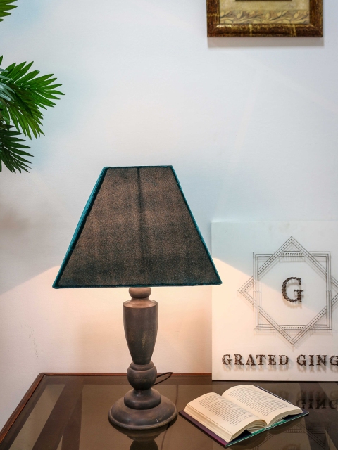 

Grated Ginger Black & Green Solid Handcrafted Table Lamp