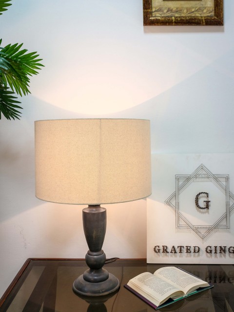 

Grated Ginger Black & Beige Solid Handcrafted Table Lamp