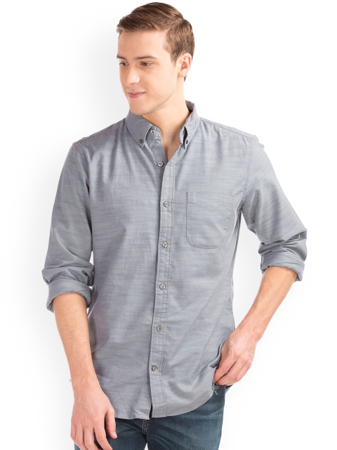 

GAP Men Grey Regular Fit Solid Casual Shirt