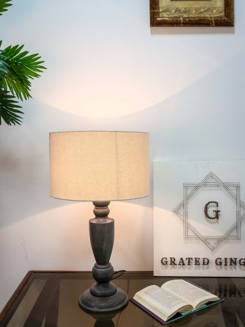 

Grated Ginger Black & Beige Solid Handcrafted Table Lamp