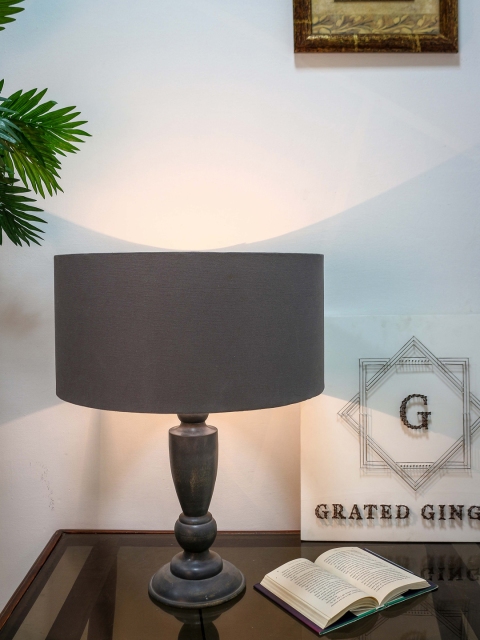 

Grated Ginger Black Solid Handcrafted Table Lamp