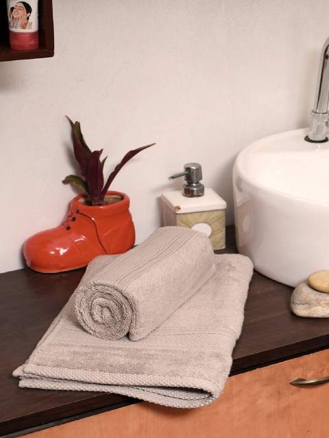 

Avira Home Set of 2 Taupe Solid 560 GSM Cotton Hand Towels