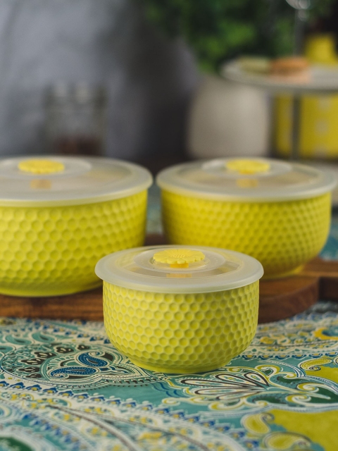

White Gold Set of 3 Porcelain Jars with Lids, Yellow