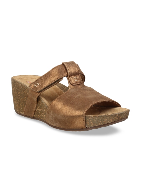

Clarks Women Brown Solid Wedges