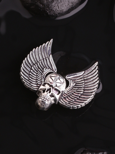 

Darre by Voylla Men Silver-Toned Brooch