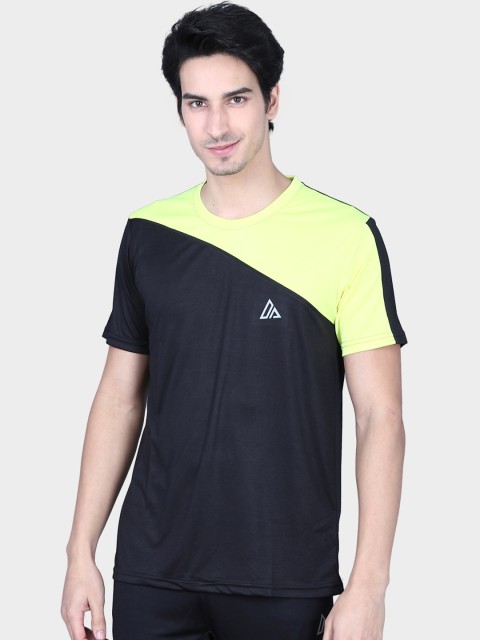 

DELTA SPORTS Men Black Colourblocked Round Neck T-shirt