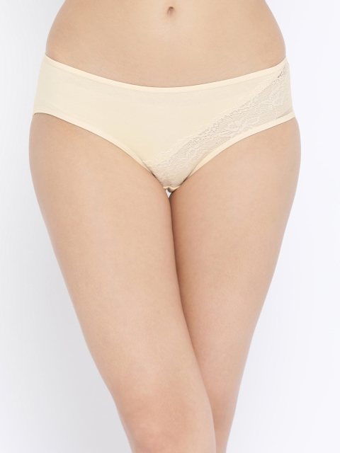 

Clovia Women Beige Solid Mid Rise Lace Hipster Briefs PN3194P24XL