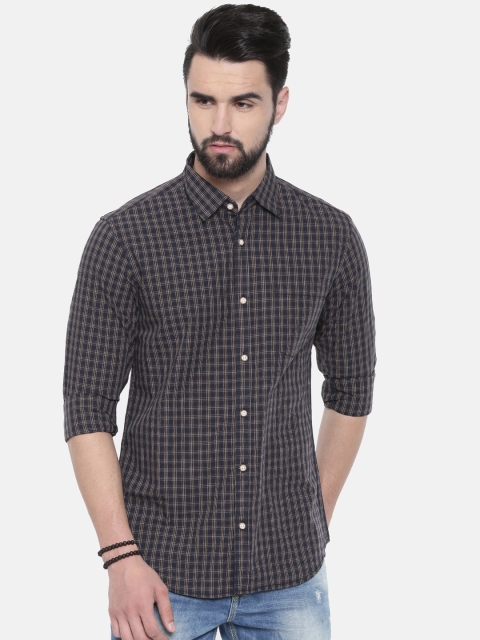 

IMYOUNG Men Navy Blue & Beige Slim Fit Checked Casual Shirt