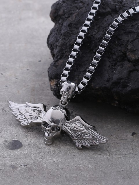 

Dare by Voylla Men Silver-Plated Pendant with Chain