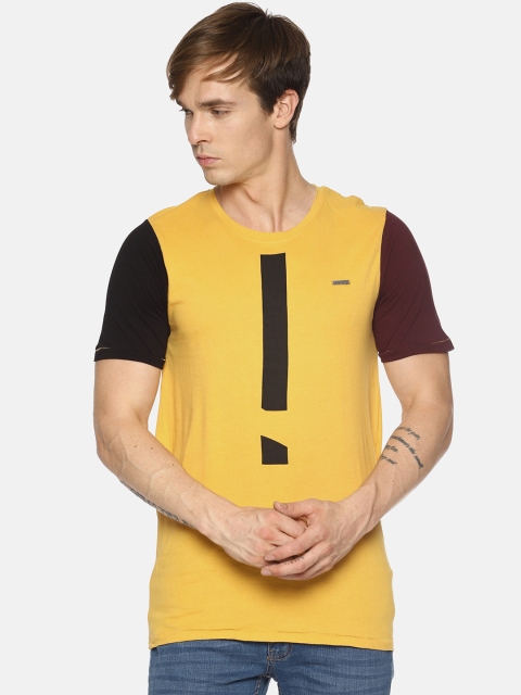 

IMPACKT Men Yellow Colourblocked Round Neck T-shirt