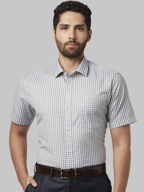 

Park Avenue Men Grey Regular Fit Checked Formal Shirt