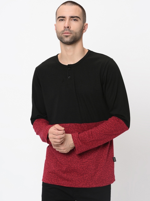 

Rigo Men Black & Maroon Colourblocked Henley Neck T-shirt