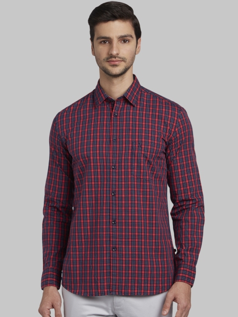 

Parx Men Red & Navy Blue Slim Fit Checked Casual Shirt