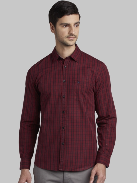 

Parx Men Red Slim Fit Checked Casual Shirt