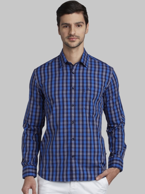 

Parx Men Blue & White Slim Fit Checked Casual Shirt