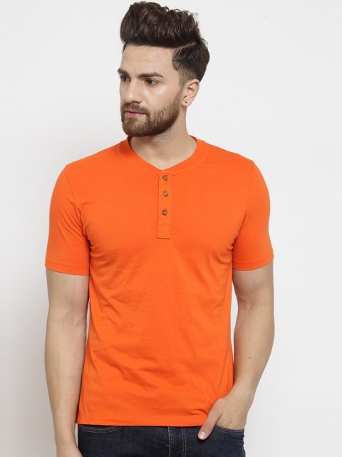 

Kalt Men Orange Solid Henely Neck T-shirt