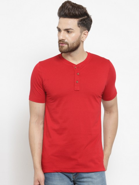 

Kalt Men Red Solid Henley Neck T-shirt