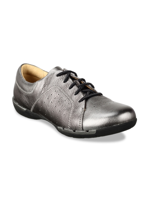 

Clarks Women Copper-Toned Sneakers