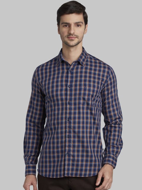 

Parx Men Blue & White Slim Fit Checked Casual Shirt