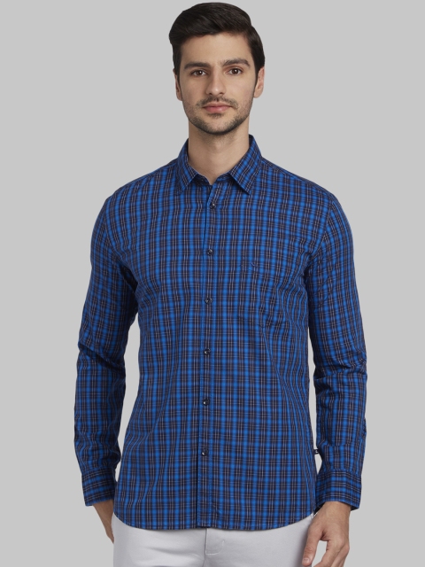 

Parx Men Blue Slim Fit Checked Casual Shirt