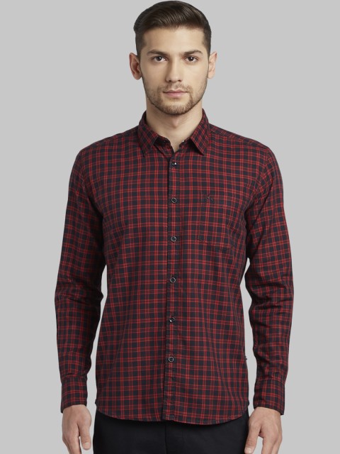 

Parx Men Black & Red Slim Fit Checked Casual Shirt