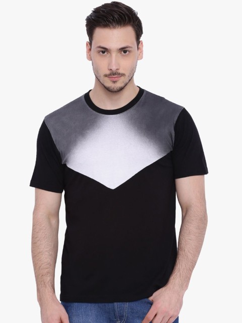

Campus Sutra Men Black Colourblocked Round Neck T-shirt