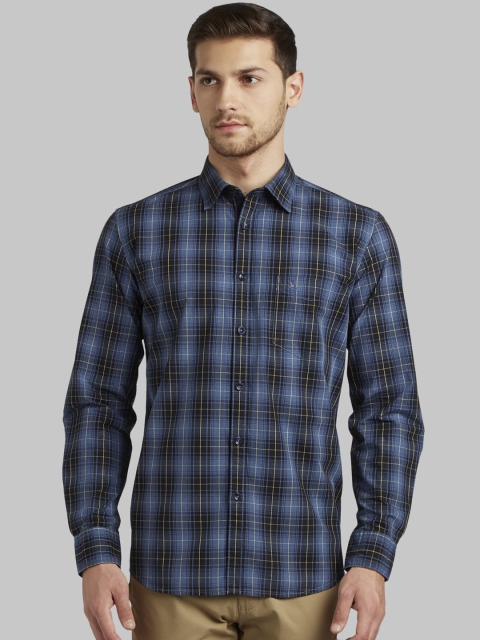 

Parx Men Blue Slim Fit Checked Casual Shirt