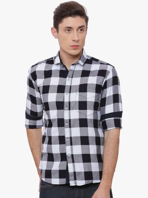 

Campus Sutra Men White & Black Regular Fit Checked Casual Shirt