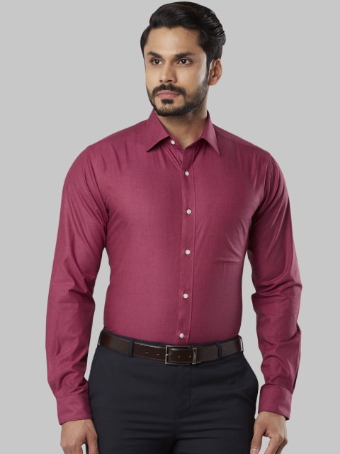 

Raymond Men Maroon Slim Fit Solid Formal Shirt
