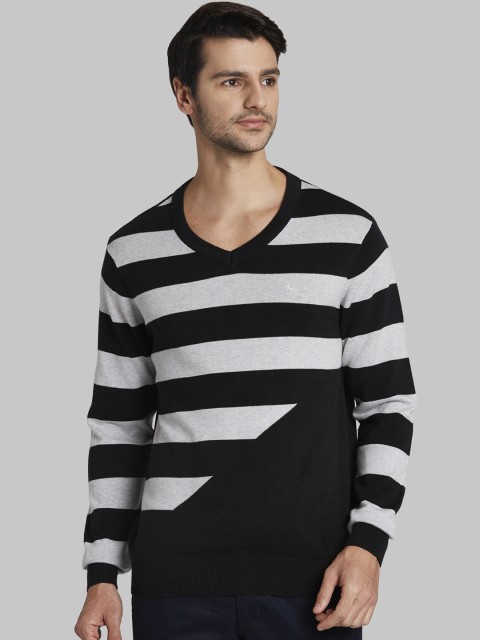 

Parx Men Grey Striped Sweater